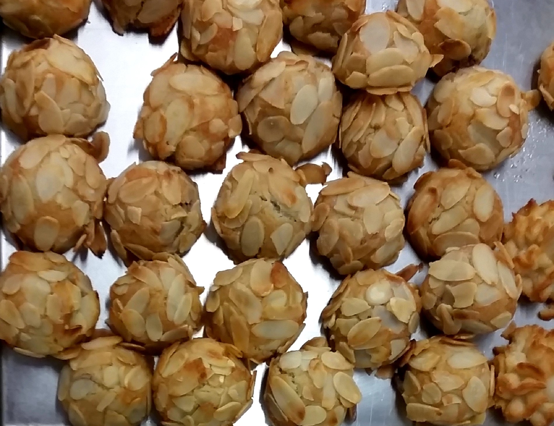 https://www.panificiopasticceriacentrale.com/wp-content/uploads/2018/10/Amaretti-3-Pasticceria-Centrale-Genova-Nervi.jpg