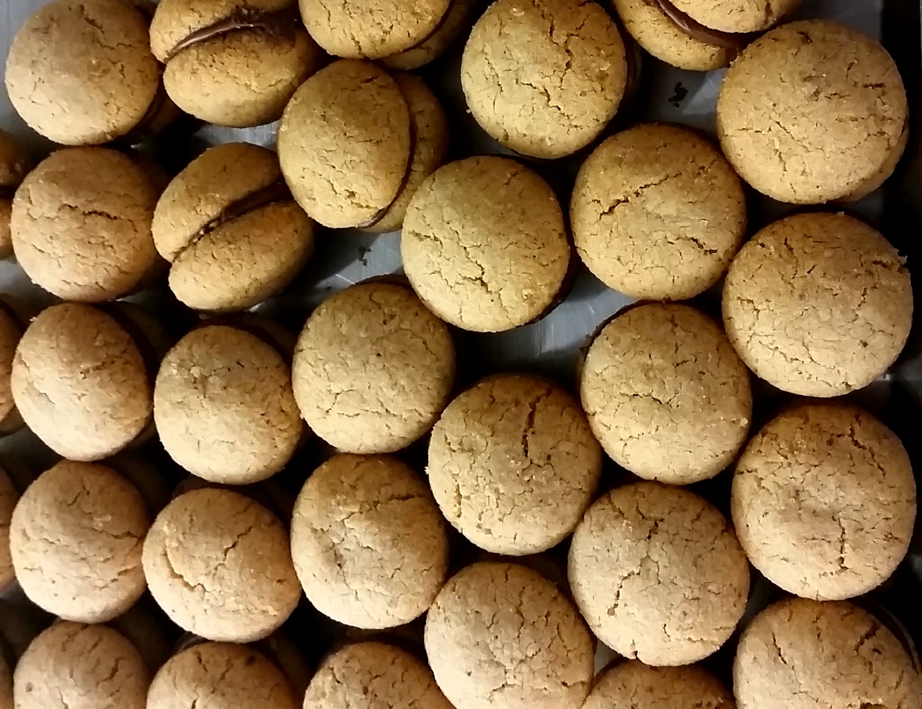 https://www.panificiopasticceriacentrale.com/wp-content/uploads/2018/10/Baci-di-dama-Pasticceria-Centrale-Genova-Nervi.jpg