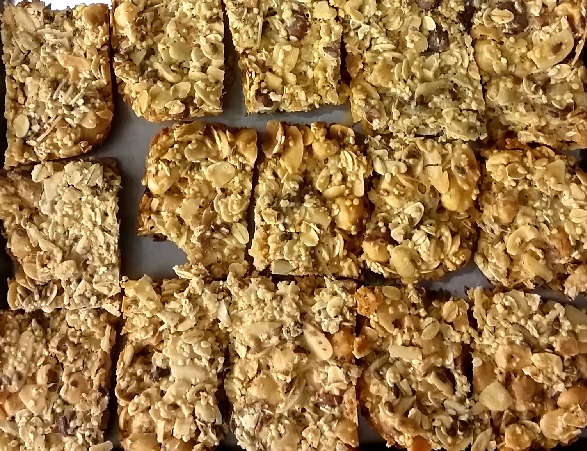 https://www.panificiopasticceriacentrale.com/wp-content/uploads/2018/10/Croccante-Pasticceria-Centrale-Genova-Nervi.jpg