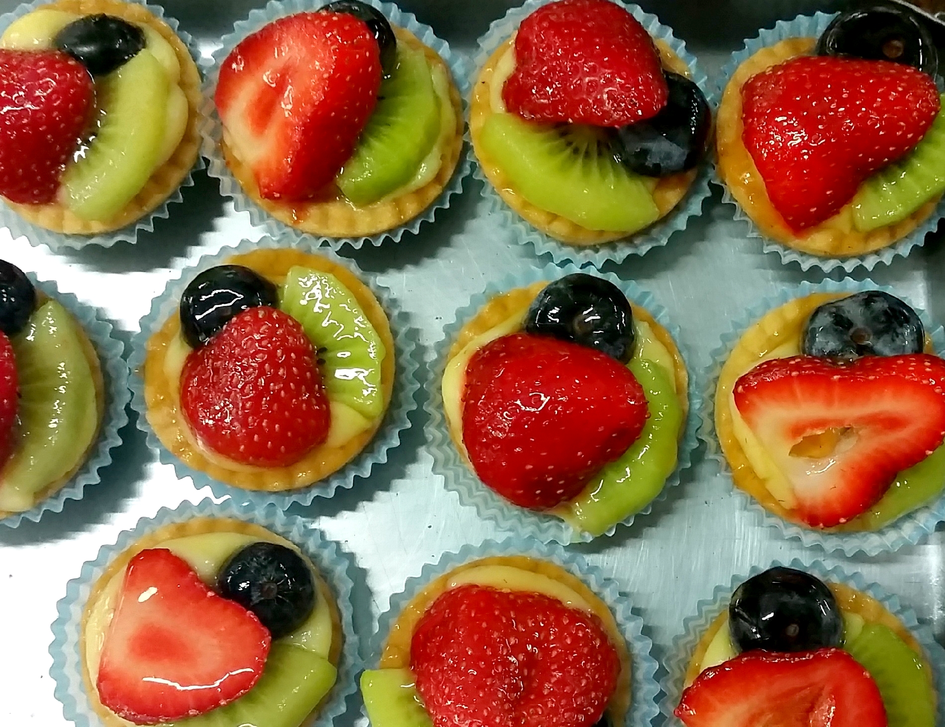https://www.panificiopasticceriacentrale.com/wp-content/uploads/2018/10/Crostatine-frutta-Pasticceria-Centrale-Genova-Nervi.jpg