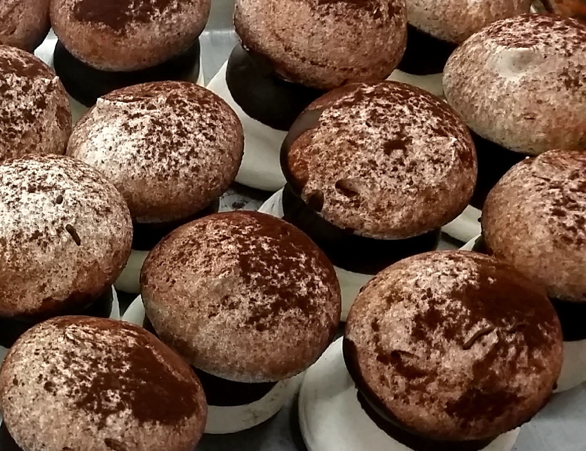 https://www.panificiopasticceriacentrale.com/wp-content/uploads/2018/10/Funghetti-meringa-Pasticceria-Centrale-Genova-Nervi.jpg